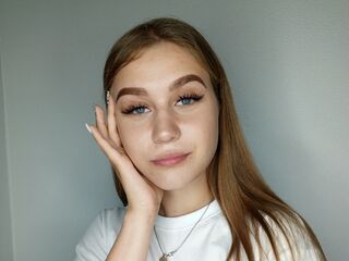 beautiful webcamgirl ZeldaCannon